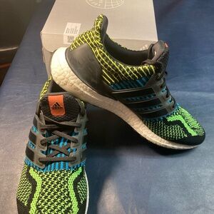 Adidas ultraboost 5.0 DNA Sneakers Shoes size 9 1/2 Running Lightly Used Mens